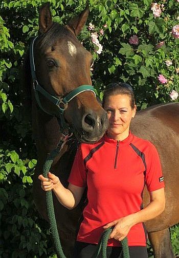 Tierheilpraktikerin Susanne Pfanner aus Ravesburg stellt ihre Behandlungsmethoden und mobile Tierheilpraxis vor